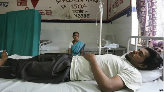 بسیاری به دلیل گرما در بیمارستان‌ها بستری شده‌اند