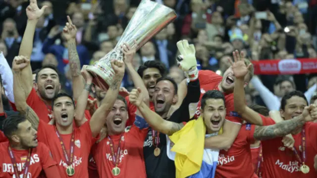 Sevilla ialah klub pertama yang berhasil mempertahankan trofi tersebut sejak Liga Europa diciptakan pada 2009.