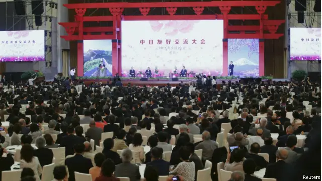 周三節目一開始就播放了習近平5月23日晚在出席二階率領的訪華團與中方交流會上致辭的全部錄像，這是該節目極罕見的手法