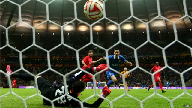 Нікола Калініч 