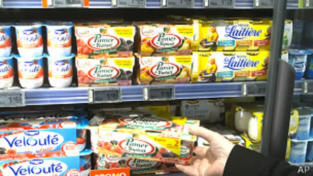 Productos lácteos en un supermercado en Francia