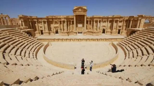 20 kişinin 2008'de çekilen bu fotoğraftaki antik tiyatroda öldürüldüğü söyleniyor. 