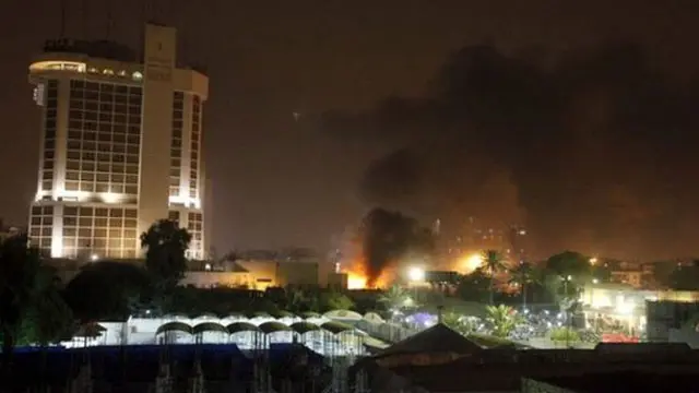 اطلاعات کے مطابق ان دھماکوں کے نتیجے میں کم سے کم 30 افراد زخمی ہوئے