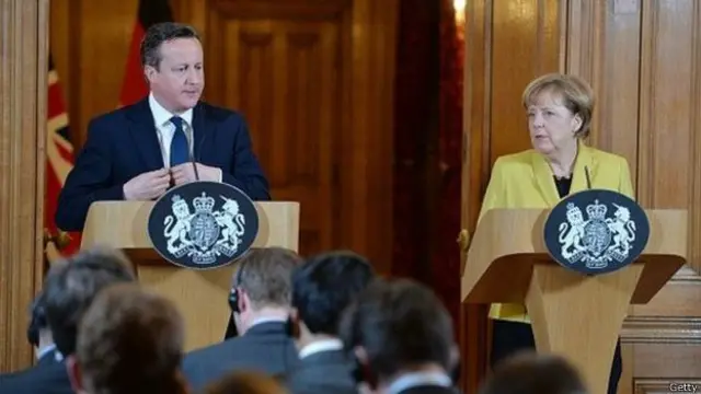 英国首相卡梅伦将与德国总理默克尔举行面对面会谈（资料照片）