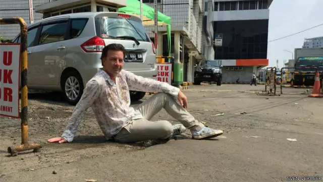 Sven duduk di tempat yang persis sama dengan kakeknya pada 2015. 