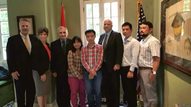 Đoàn của ông McCain đã tiếp xúc với bốn nhà hoạt động xã hội dân sự ở trong nước