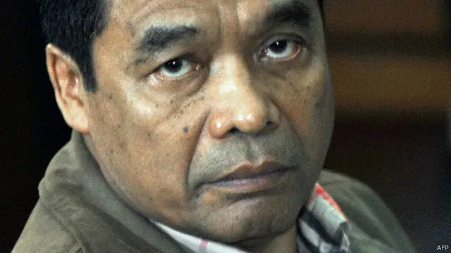 Mantan petinggi intelijen Indonesia, Mayjen (purnawirawan) Muchdi PR juga diadili dan didakwa sebagai otak pembunuhan Munir, tapi divonis bebas.