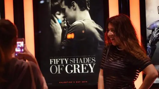 "هزار چهره آقای گری" در سطح بین المللی ۵۷۰ میلیون دلار فروش داشت و ثابت کرد که تماشاچیان زن تا چه حد می توانند سودآفرین باشند.- عکس: خبرگزاری فرانسه، گتی ایمجز