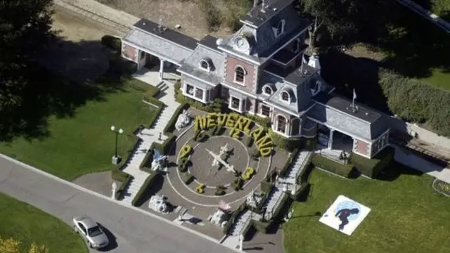 杰克逊是在1987年用接近2000万美元购买的这处房产。