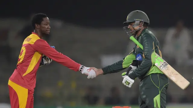 پاکستان نے 269 رنز کا مطلوبہ ہدف 47.2 اوورز میں حاصل کر لیا۔