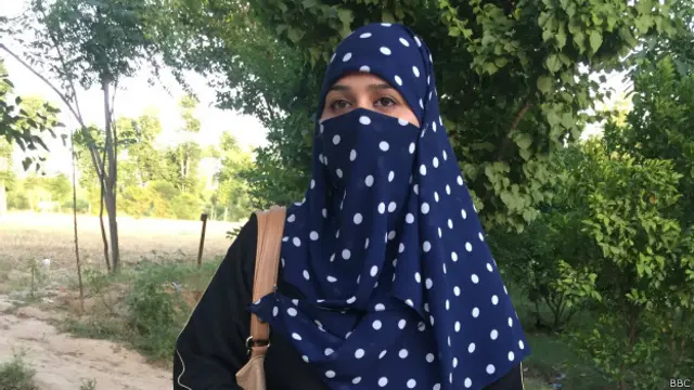 نورین اطہر کا کہنا ہے کہ ’میں خود تو امیدوار ہوں لیکن مجھے یقین نہیں کہ خواتین ووٹ ڈالنے کےلیے گھروں سے باہر نکلیں گی‘