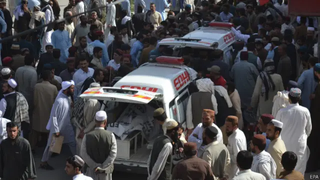 مظاہرین کا مطالبہ ہے کہ اس واقعے میں ملوث افراد کے خلاف سخت کارروائی کے جائے