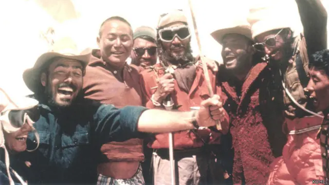 एवरेस्ट फ़तह करने वाले दल के सदस्य