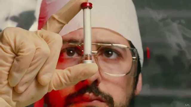 En 1936 lo hallaron en una muestra de otro metal, el molibdeno.