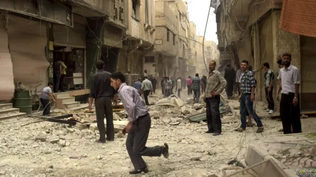 सीरिया में हवाई हमले