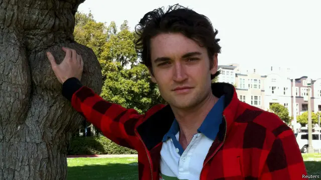 أغلق موقع Silk Road عام 2013 بعد أن ألقت الشرطة القبض على ألبريت.