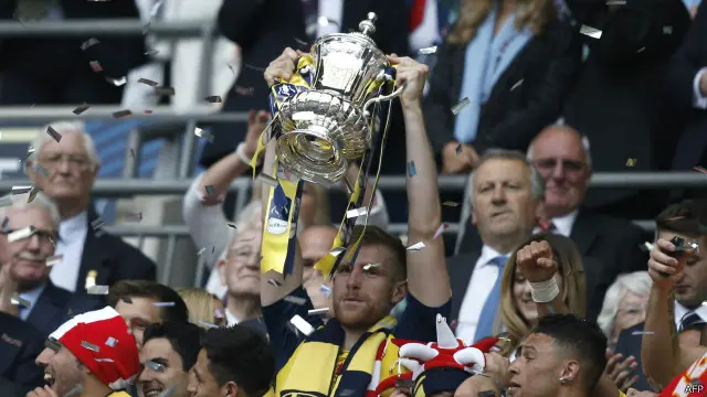 فاز الأرسنال بكأس الاتحاد الإنجليزي 12 مرة. 