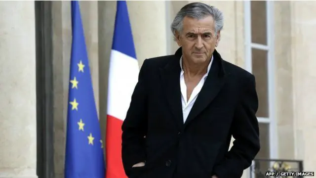 روس کی اس فہرست میں فرانسیسی فلاسفر برنارڈ ہینری لیوی بھی شامل ہیں جو روس اور ولادیمیر پوتن کے ناقد ہیں