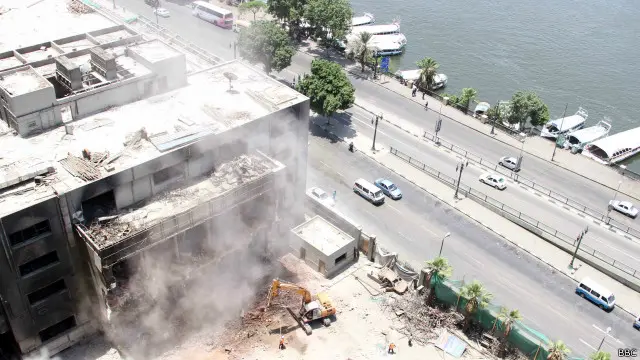 يطل الموقع على نهر النيل.