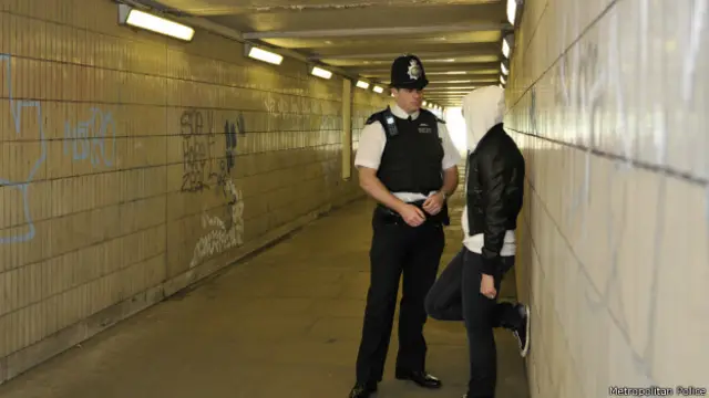 Полицейский и подросток