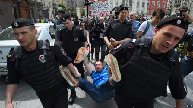 Николай Алексеев во время задержания