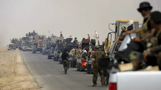 د عراق حکومت تر ډېره شیعه ملېشې جوړې کړې، چې رمادي ښار بېرته ونیسي، خو دا چې عراق دغو عملیاتو کې شیعه ګانو ته ډېره ونډه ورکړې ده، تر ډېره پرې پراخې نیوکې شوې دي. 