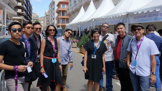 Lucky Kuswandi (kedua dari kiri) bersama awak film pendek The Fox Exploits The Tiger's Might di sela-sela Festival Cannes 2015.
