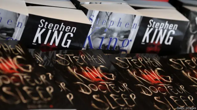 Новый роман Стивена Кинга в книжном магазине Парижа