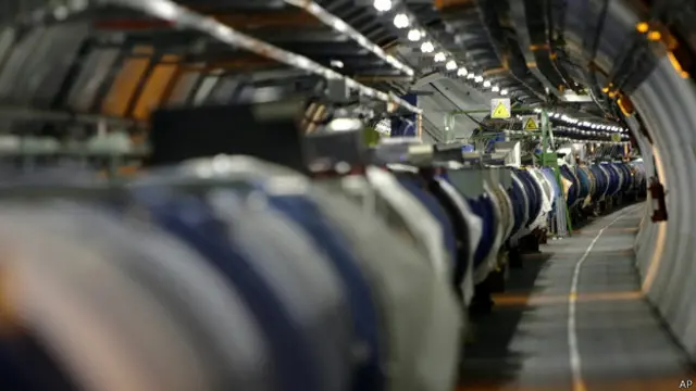 सर्न प्रयोगशाला का लार्ज हाइड्रन कोलाइडर