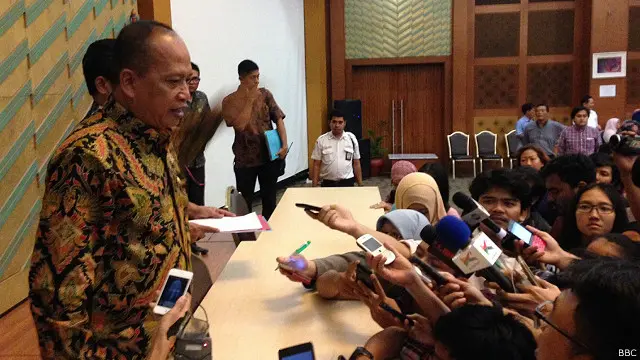 Menteri Riset Teknologi dan Pendidikan Tinggi Mohamad Nasir berjanji untuk mengungkap kasus ijazah palsu di belasan lembaga pendidikan lainnya.