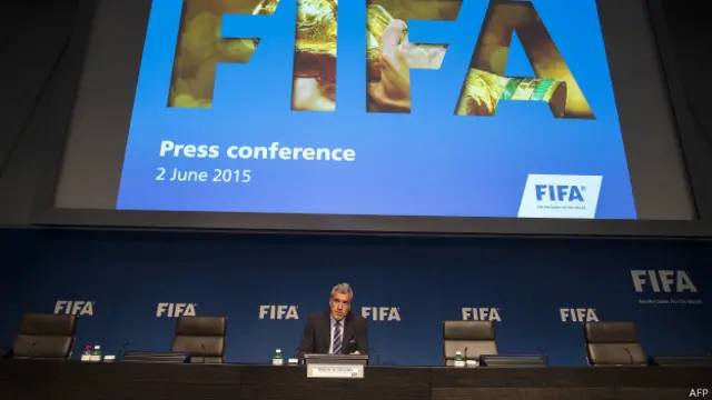 والتر د گرگوریو اولین توضیحات فیفا در مورد اتهامات فساد مالی را به افکار عمومی ارائه داد