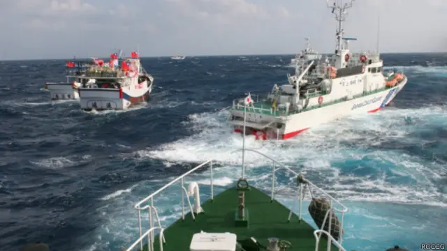 台灣海巡船與日本海保船為護漁衝突
