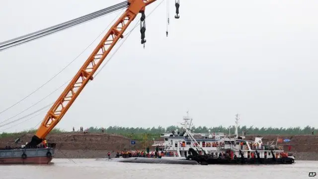 ولسمشر شي جينپېنګ په يوه اعلاميه کې چې د چينايي رسنيو له لوري خپره شوه ويلي، د ژوندي پاتې کسانو د ژغورنې لپاره به هر ډول هڅې وکړي