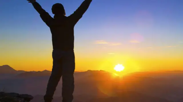 Enquanto a forma física declina com a idade, o conhecimento e a libido permanecem