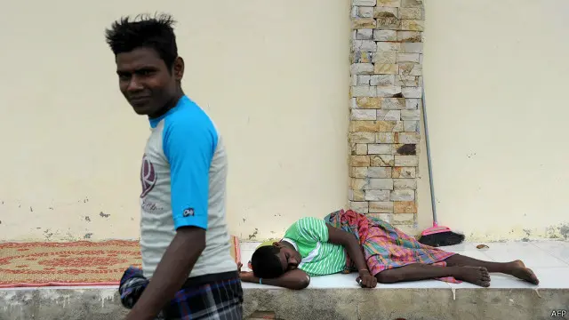 Pengungsi etnik Rohingya dari Myanmar itu diselamatkan oleh nelayan-nelayan di Aceh bersama 720 pendatang Bangladesh pada awal Mei lalu