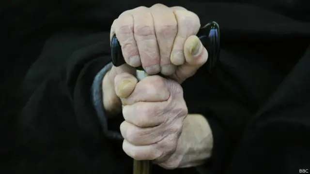 Apesar da perda de memória, aprendizado e raciocínio social melhoram com o tempo