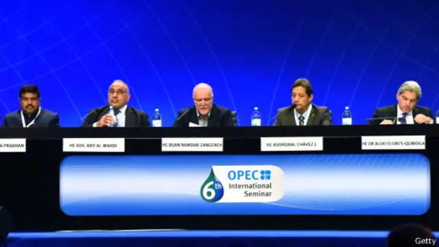 زنگنه در صدد پس گرفتن سهم ایران در بازار نفتی جهان است