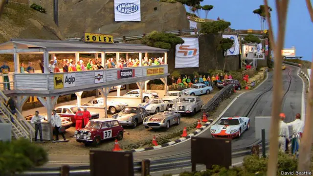 Игрушечная гоночная автотрасса