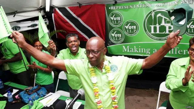 Warner fue ministro de Seguridad en Trinidad y Tobago hasta 2013 y forma parte del Partido Independiente Liberal.