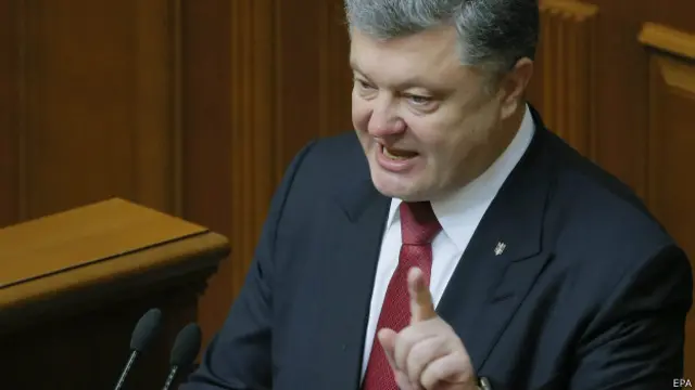Presiden Ukraina Petro Poroshenko telah dua kali memperingatkan akan adanya serangan besar-besaran Rusia ke Ukraina.