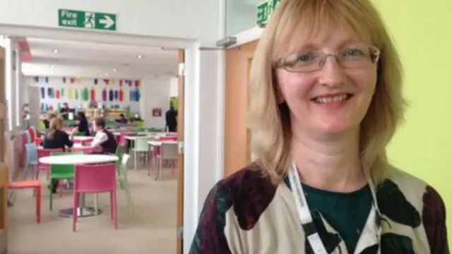 ماريس ياتس تقول إن طاقم العمل لا ينبغي أن يساعد في ممارسة المرضى لعادة التدخين