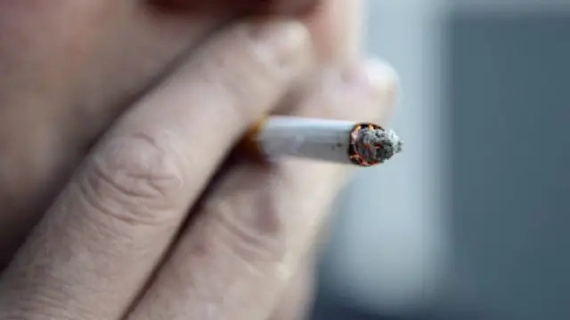 حذر الخبراء من أن التدخين قد يزيد من حالات الاكتئاب والقلق ويقلل فاعلية الدواء بنسبة تصل إلى 50 في المئة