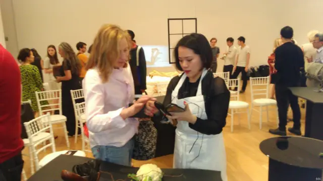 皇家藝術學院畢業聯展，畢業生李竹婷嘗試把食物作為她設計女鞋的靈感來源。