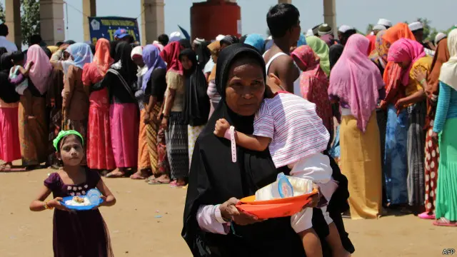 Kementerian luar negeri Indonesia mengatakan, pihaknya mengharapkan negara tujuan atau negara asal pengungsi dapat menerima pengungsi Rohingya, ketika masa setahun itu berakhir.
