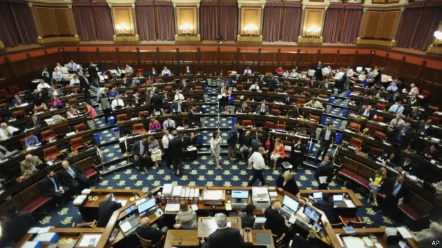 جمهوریخواهان که کنترل اکثریت مجلس نمایندگان را در اختیار دارند با پیشنهاد برقراری پروازهای منظم از آمریکا به کوبا مخالفت کردند