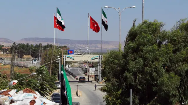 Kilis sınır kapısı Suriye ile Türkiye arasındaki ana geçiş yollarından biri