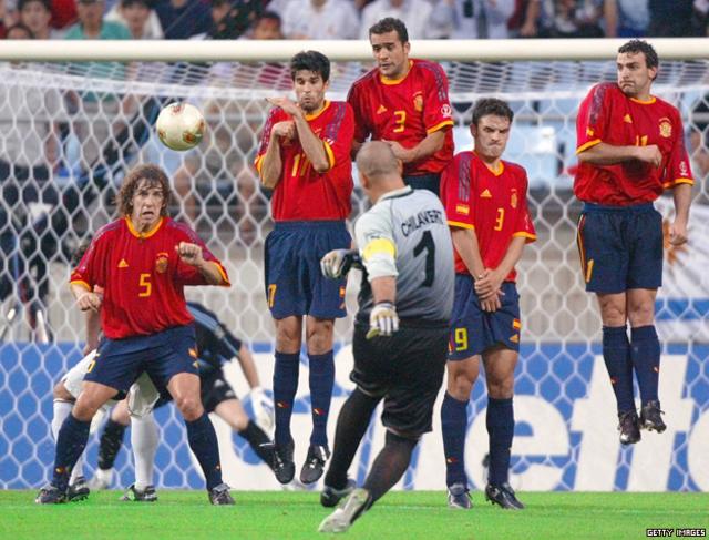 Chilavert anotó ocho goles con su selección, cuatro en las eliminatorias para el Mundial de 2002.