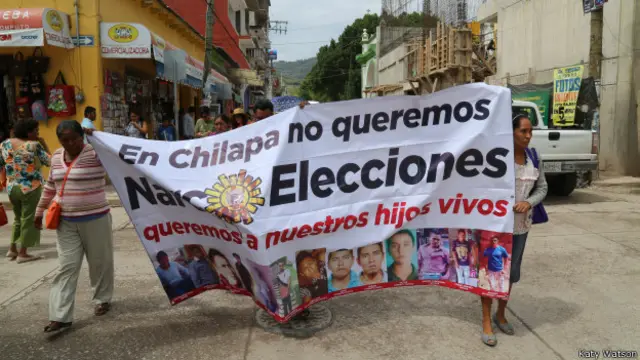 ایگوالا میں گذشتہ سال 43 طلبہ اور استازہ کی گمشدگی پر حکومت کے رویے کے خلاف رواں سال پورے ملک میں احتجاج دیکھا گیا