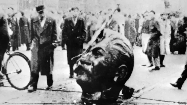 Una estatua derribada de Stalin en Hungría