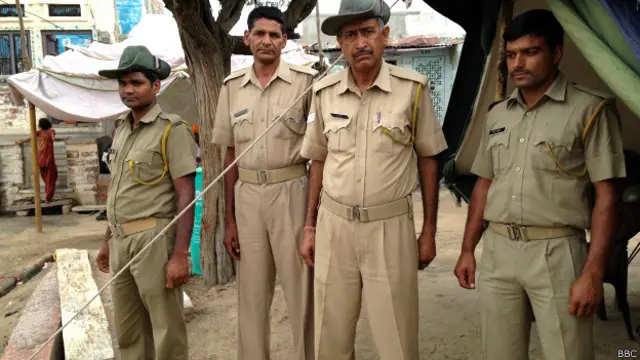 डांगावास में तैनात पुलिस 